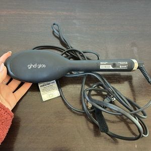 GHD Glide hot brush